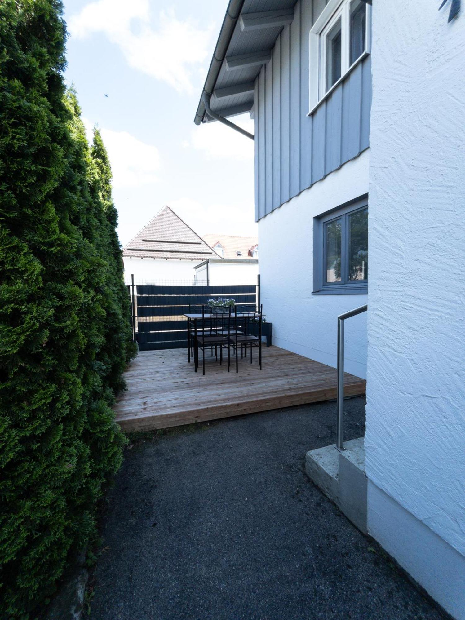 Fewo-Lavees Moderne Zentrale Fewo Nahe Omv Wacker Kliniken Burg -Eigener Eingang-Schluesselloser Check In Burghausen Exterior foto